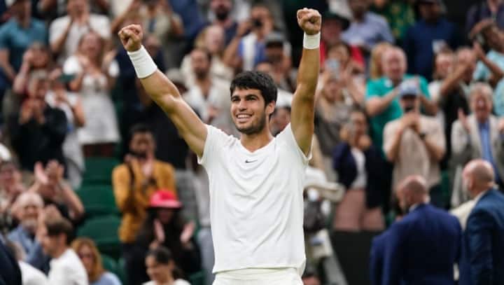 Watch: Carlos Alcaraz plays 'impossible' around-the-net shot against Matteo Berrettini at Wimbledon