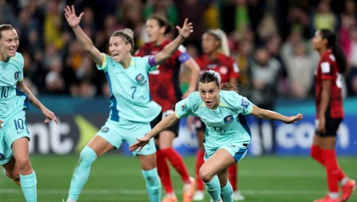 FIFA Women's World Cup: Hayley Raso brace sees Australia thump Canada 4-0 to reach last 16 FIFA Women's World Cup: Hayley Raso brace sees Australia thump Canada 4-0 to reach last 16
