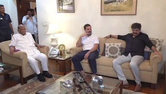 Rahul Gandhi meets Sharad Pawar amid Maharashtra political crisis