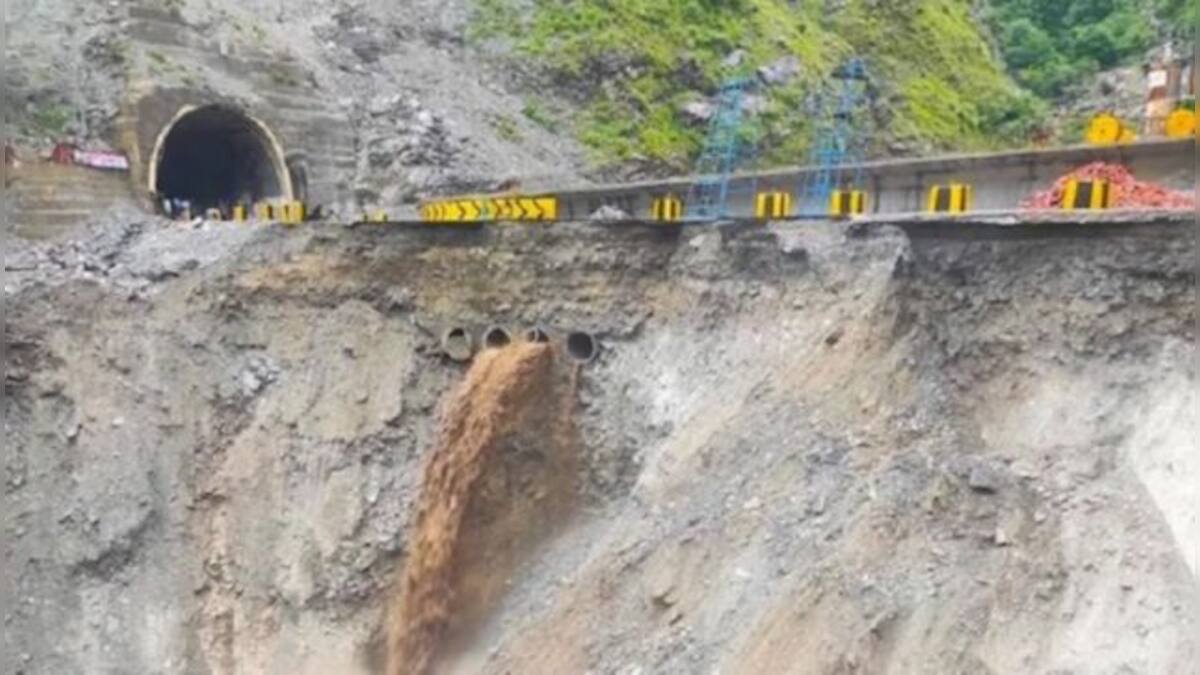 Large portion of road caves in on Jammu-Srinagar highway amid heavy ...