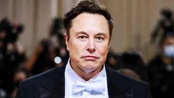 Twitter's cash flow still negative as ad revenue drops, says Elon Musk
