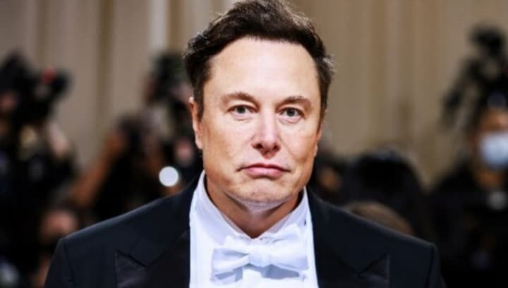 Twitter's cash flow still negative as ad revenue drops, says Elon Musk