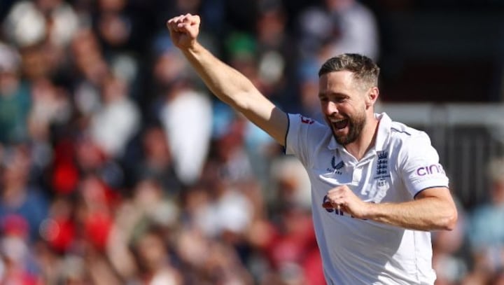 Ashes 2023: Selfless Chris Woakes keeps England's rescue act alive