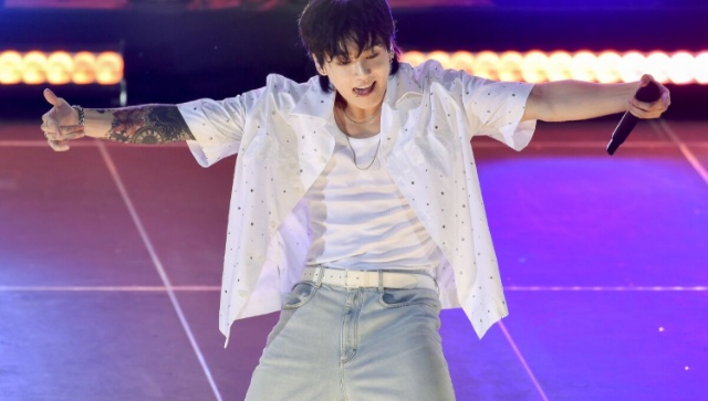 BTS' Jungkook reveals his health ‘got worse' after landing in US; ARMY says ‘he was sick, had to perform in rain’ BTS' Jungkook reveals his health ‘got worse' after landing in US; ARMY says ‘he was sick, had to perform in rain’
