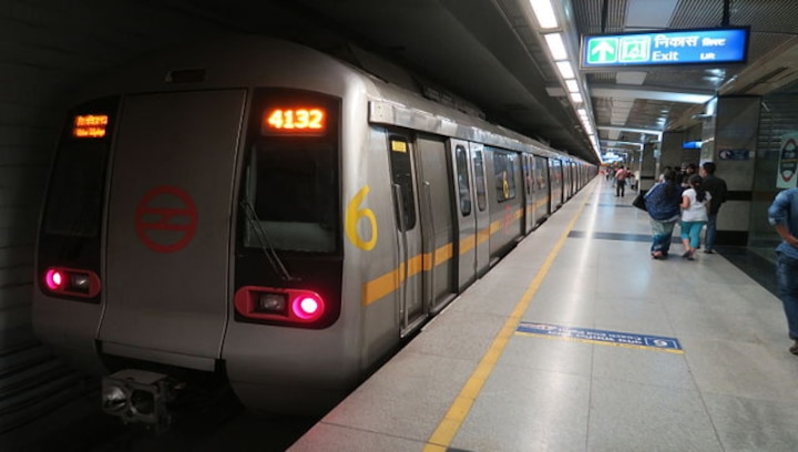 Video featuring influencer dancing at Delhi metro platform goes viral; internet dismayed