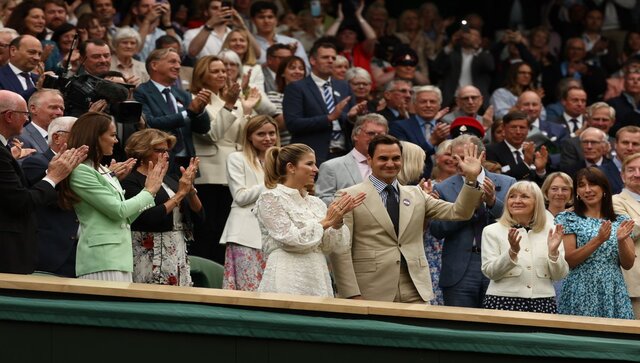 Wimbledon 2023: Roger Federer receives rousing reception on Centre Court; watch video Wimbledon 2023: Roger Federer receives rousing reception on Centre Court; watch video