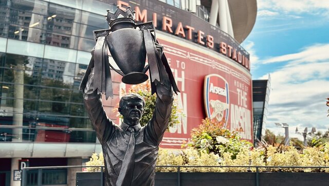 Arsenal unveil statue of Arsene Wenger with Premier League trophy outside Emirates Stadium Arsenal unveil statue of Arsene Wenger with Premier League trophy outside Emirates Stadium