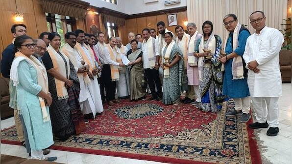 Opposition delegation meets Manipur Governor Anusuiya Uikey, submits memorandum