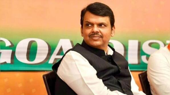 Why does Fadnavis think Uddhav needs a psychiatrist?