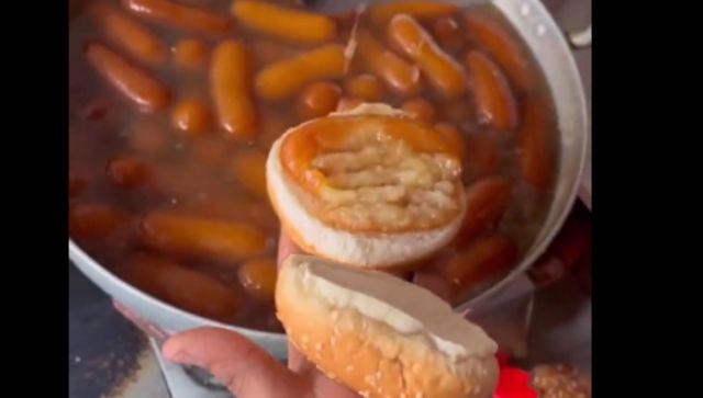 Gulab Jamun stuffed Pav is the latest bizarre food combo to go viral Gulab Jamun stuffed Pav is the latest bizarre food combo to go viral