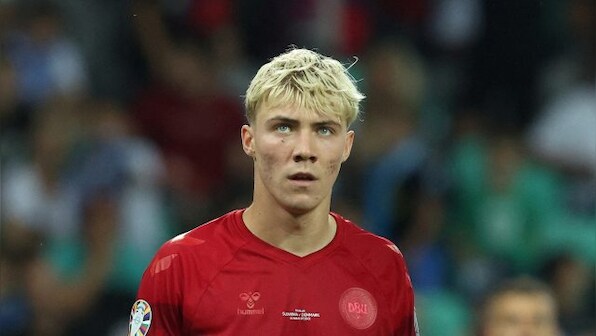 Football transfer roundup: Manchester United reportedly agrees deal for Hojlund; Mane to join Ronaldo at Al Nassr