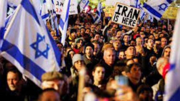 Israel imposes curbs on Supreme Court powers amid widespread protests