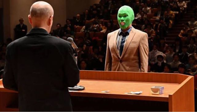 Japan: University students wear cosplay costumes for graduation, internet awestruck Japan: University students wear cosplay costumes for graduation, internet awestruck