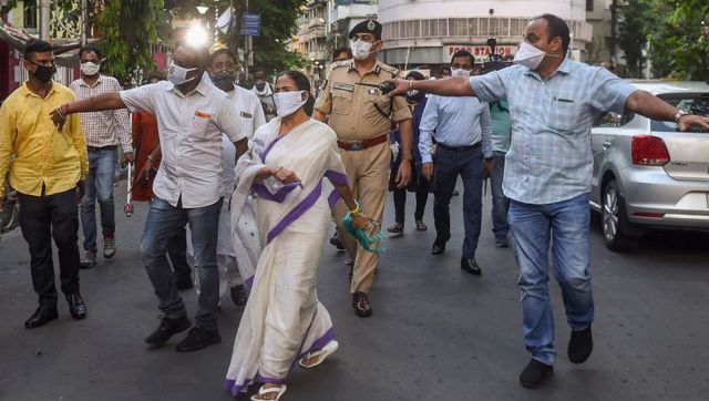 Posing as cop, armed man tries to enter Mamata Banerjee's residence on Martyr's Day; arrested Posing as cop, armed man tries to enter Mamata Banerjee's residence on Martyr's Day; arrested