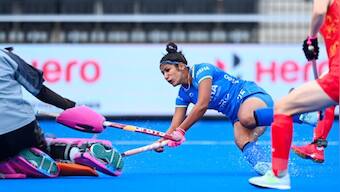 Indian women's hockey team loses 2-3 to China