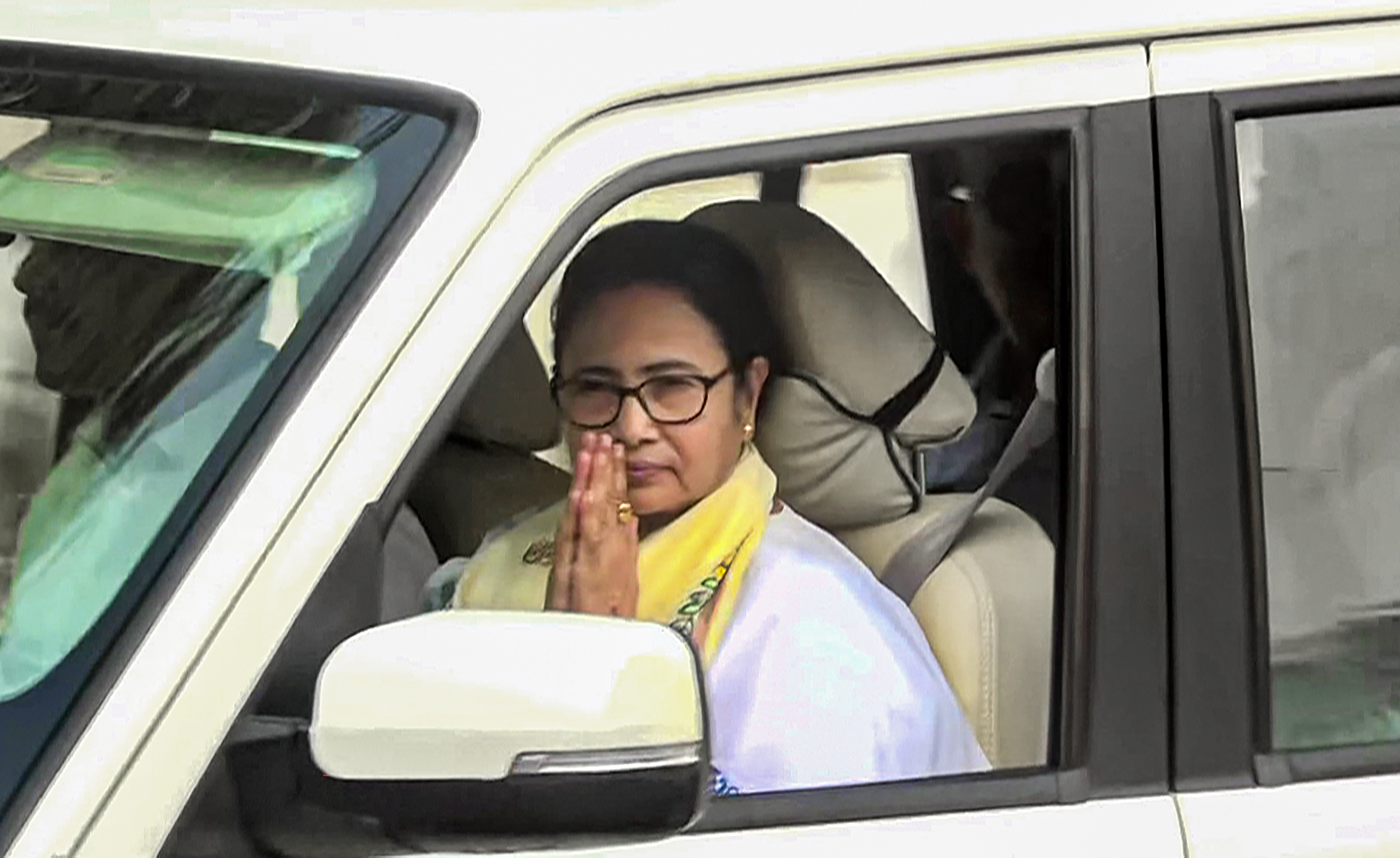 Mamata to meet PM Modi today amid tug of war over Bengal’s pending dues Mamata to meet PM Modi today amid tug of war over Bengal’s pending dues