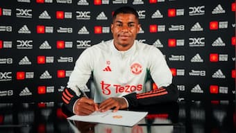 Marcus Rashford signs new five-year deal at Manchester United