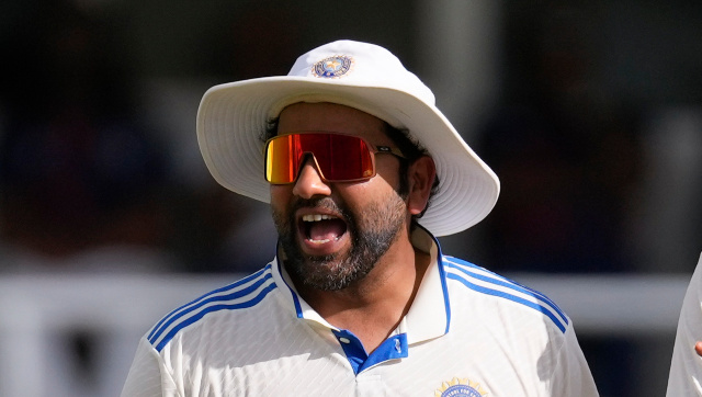 Watch: Rohit makes annoyed gesture towards Jadeja and Kishan from dressing room on Day 3 of 1st Test Watch: Rohit makes annoyed gesture towards Jadeja and Kishan from dressing room on Day 3 of 1st Test