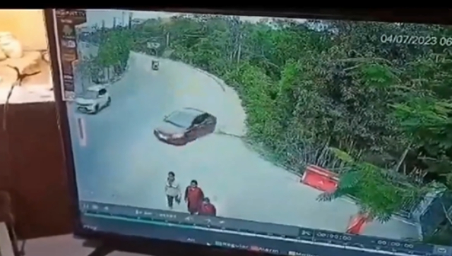 WATCH: Speeding car crushes child, 2 women as it loses control on busy Hyderabad road WATCH: Speeding car crushes child, 2 women as it loses control on busy Hyderabad road