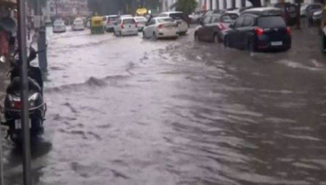 Flood warning in Delhi after Haryana discharges over 1 lakh cusecs of water into Yamuna Flood warning in Delhi after Haryana discharges over 1 lakh cusecs of water into Yamuna