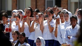 Why does UNESCO want to ban smartphones in schools? Is it effective?