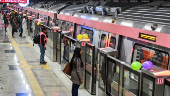 How many liquor bottles can you carry in Delhi Metro?