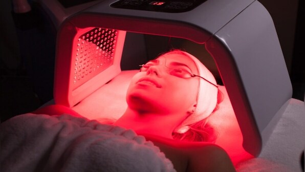 Is Red Light Therapy the answer to skin problems? Know how it works