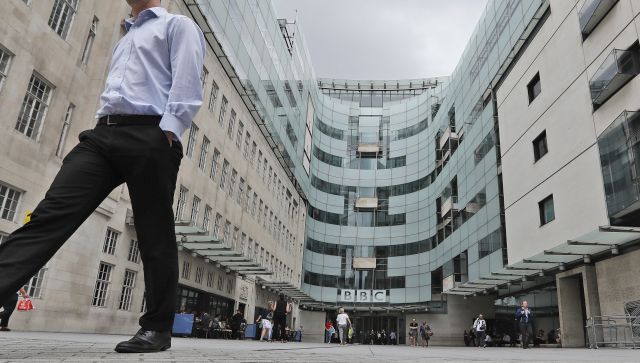 Why BBC presenter, who paid teen £35,000 for sexual photos, has not been named Why BBC presenter, who paid teen £35,000 for sexual photos, has not been named