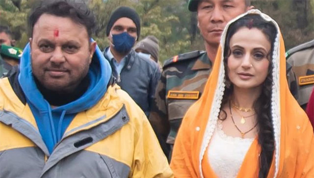 'Gadar 2' director Anil Sharma on Ameesha Patel: 'Have had a bond for 22 years, no questionability on professionalism' 'Gadar 2' director Anil Sharma on Ameesha Patel: 'Have had a bond for 22 years, no questionability on professionalism'