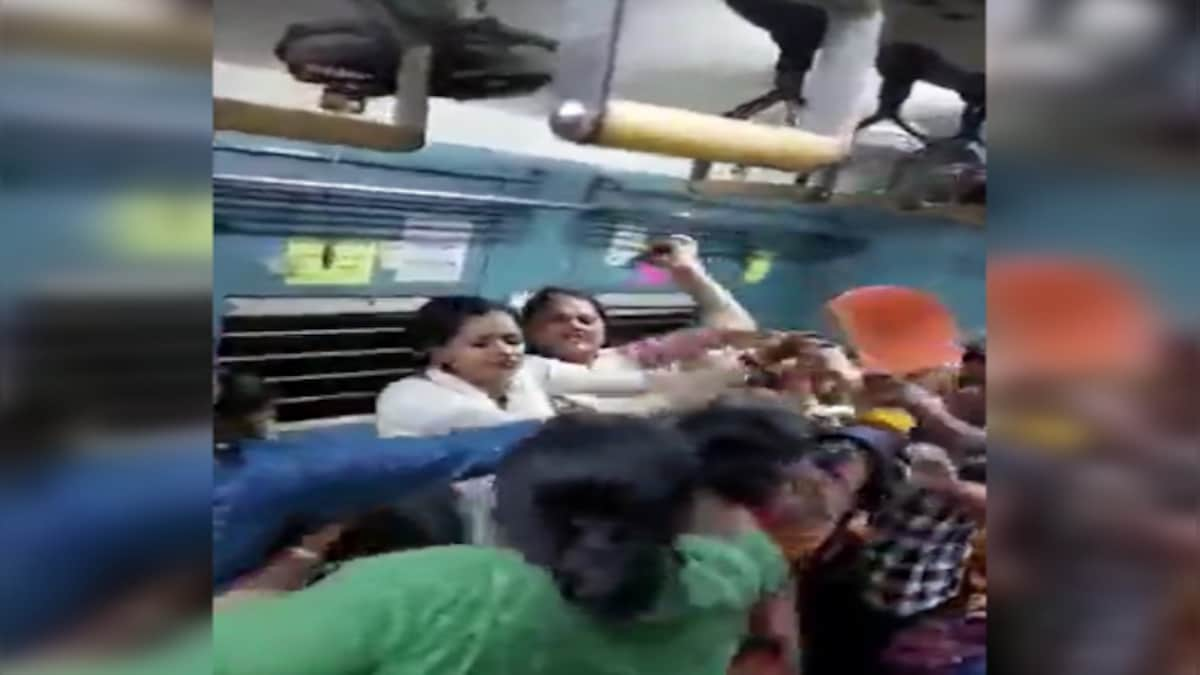 Kolkata local turns into battleground as women exchange blows, trade slaps and slippers