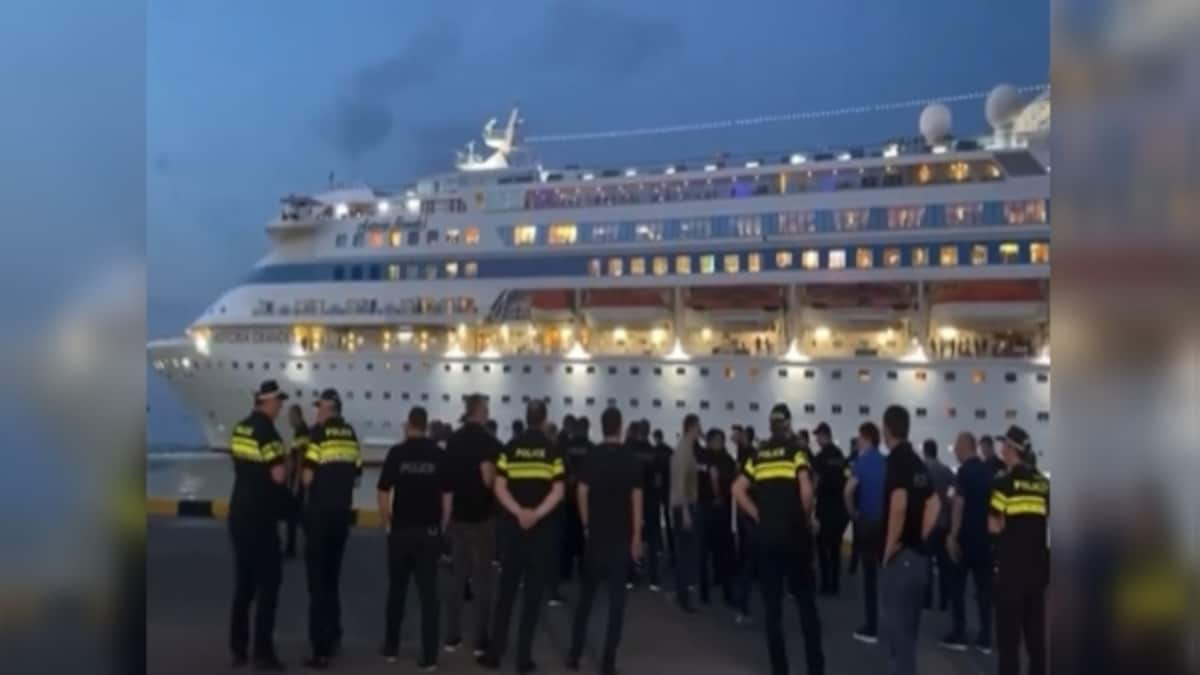 WATCH: Georgians sing Ukrainian national anthem to shoo away Russian cruise liner out of Batumi port