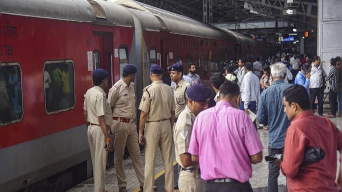 Who is the RPF cop who killed 4 people on Jaipur-Mumbai train?