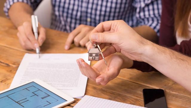 'Mom sold all real estate': Bengaluru CEO shares plight of evicting defaulting tenants 'Mom sold all real estate': Bengaluru CEO shares plight of evicting defaulting tenants