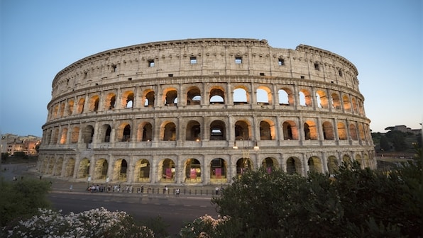 'When in Rome...': Swiss teen vandalises Colosseum, becomes second tourist to do so in a month