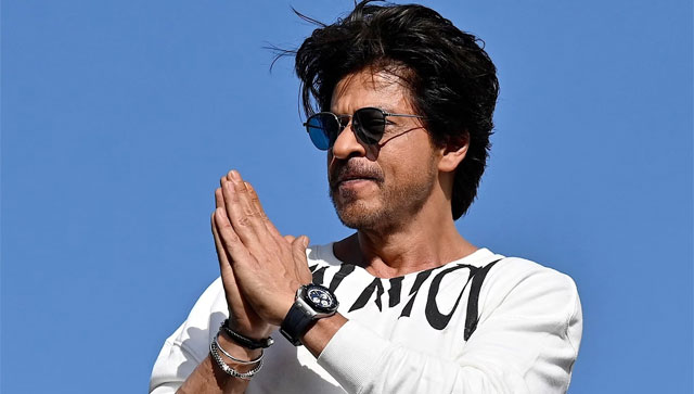 Shah Rukh Khan hurts his nose while shooting in Los Angeles, rushed to the hospital Shah Rukh Khan hurts his nose while shooting in Los Angeles, rushed to the hospital