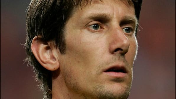 Edwin van der Sar's condition stable but 'still concerning', says former club Ajax