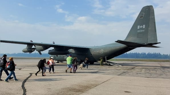 Canada's Yellowknife residents ordered to evacuate as wildfires advance