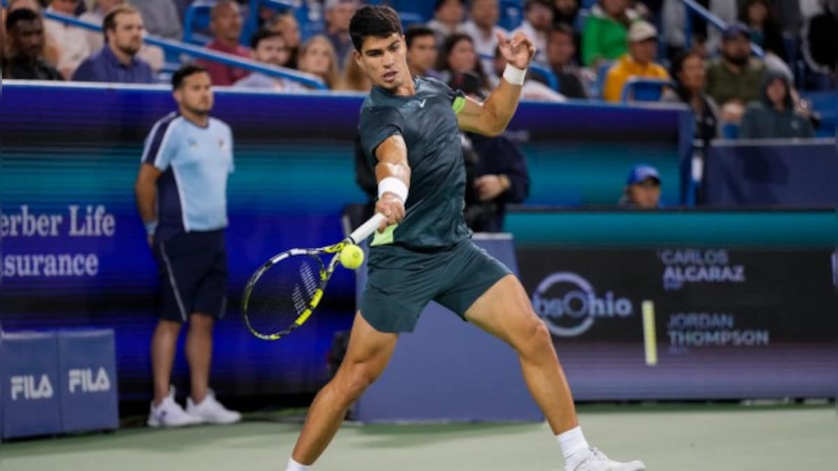 Carlos Alcaraz battles through rain, defending champion Caroline Garcia out of Cincinnati