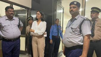 DCW sends notice to Delhi Police, seeks arrest of Delhi govt official accused of raping minor