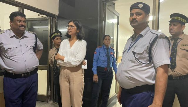 DCW sends notice to Delhi Police, seeks arrest of Delhi govt official accused of raping minor DCW sends notice to Delhi Police, seeks arrest of Delhi govt official accused of raping minor