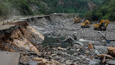 Beijing rain: Death toll rises to 33, with 18 still missing