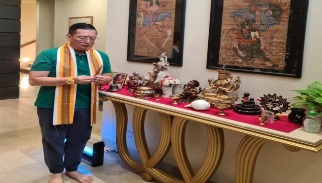 Singapore High Commissioner Simon Wong prays for success of Chandrayaan-3 moon landing Singapore High Commissioner Simon Wong prays for success of Chandrayaan-3 moon landing