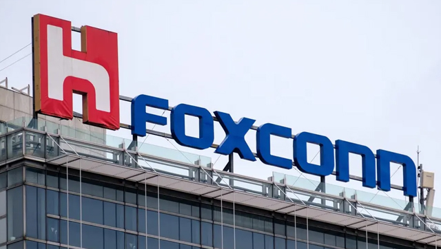Foxconn shows its confidence in India, plans to invest “billions of dollars” in the country Foxconn shows its confidence in India, plans to invest “billions of dollars” in the country