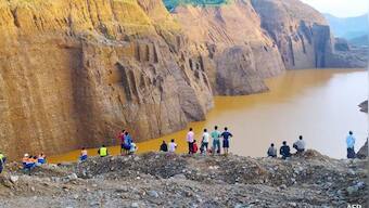 25 killed, 14 missing after Jade mine landslide in Myanmar