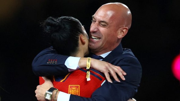 Spanish federation threatens legal action over Jenni Hermoso's 'lies' about the kiss