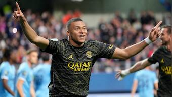 Kylian Mbappe reinstated in Paris Saint-Germain's first team