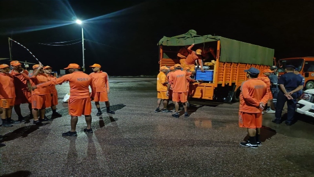 Himachal: 10 people, including five forest department officials, trapped in Mandi dam Himachal: 10 people, including five forest department officials, trapped in Mandi dam