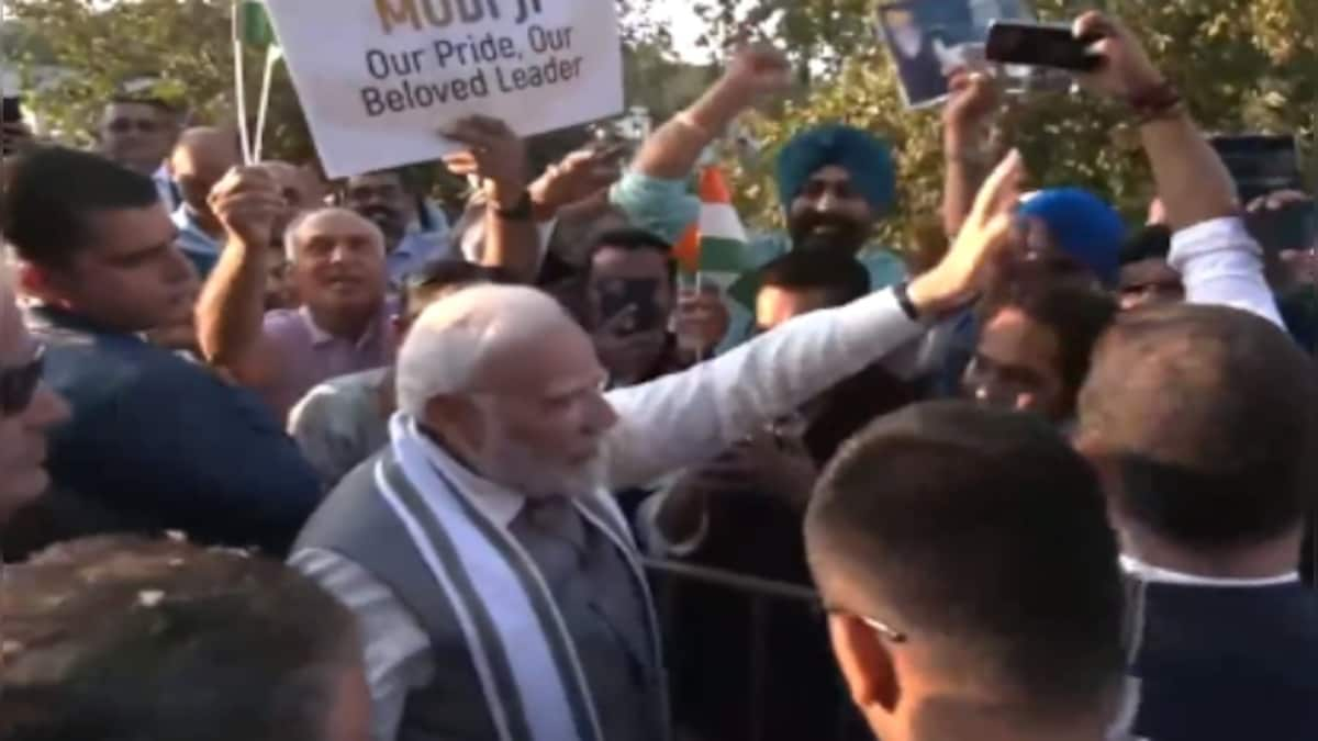 WATCH: Indian diaspora warmly greets PM Modi on his arrival in Greece