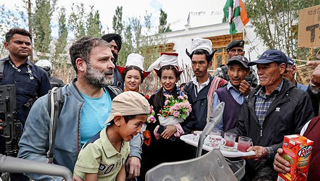 Despite trying hard, Rahul Gandhi can’t do ordinariness; the dynast’s mass outreach programs smack of insincerity Despite trying hard, Rahul Gandhi can’t do ordinariness; the dynast’s mass outreach programs smack of insincerity