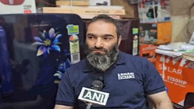 '...Hum Hindustani theyy, hain aur rahenge', says Hizbul terrorist's brother who hoisted Tricolour in J&K's Sopore '...Hum Hindustani theyy, hain aur rahenge', says Hizbul terrorist's brother who hoisted Tricolour in J&K's Sopore